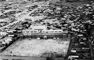 小名浜第一中学校(昭和38年、『ふるさとの想い出　写真集〈明治・大正・昭和〉小名浜（江名・泉・渡辺）』