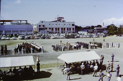 防災訓練・小名浜一中跡から見るショッピングセンターと名店街(昭和50年代、いわき市撮影)