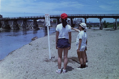 7_夏井川と鎌田橋を下流側から見る（昭和50年　いわき市撮影）