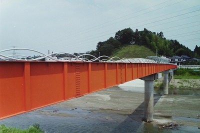 12_平市街側からみる鎌田橋（平成6年7月、いわき市撮影）