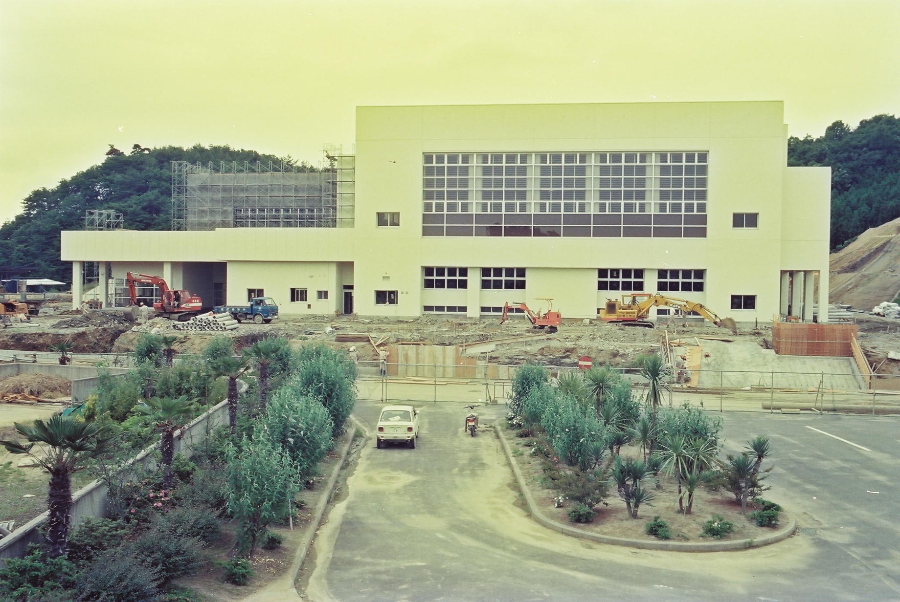 市立総合体育館の建設(昭和56年7月、いわき市撮影)