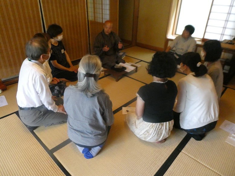 村上先生と香道の歴史を学ぶ