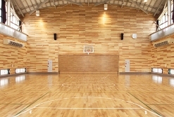 講堂兼体育館の内部の画像