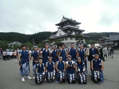 天鷺城の前で集合写真