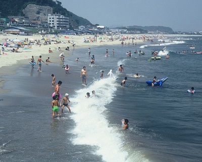 20 勿来海水浴場北側(平成7年8月、いわき市撮影)