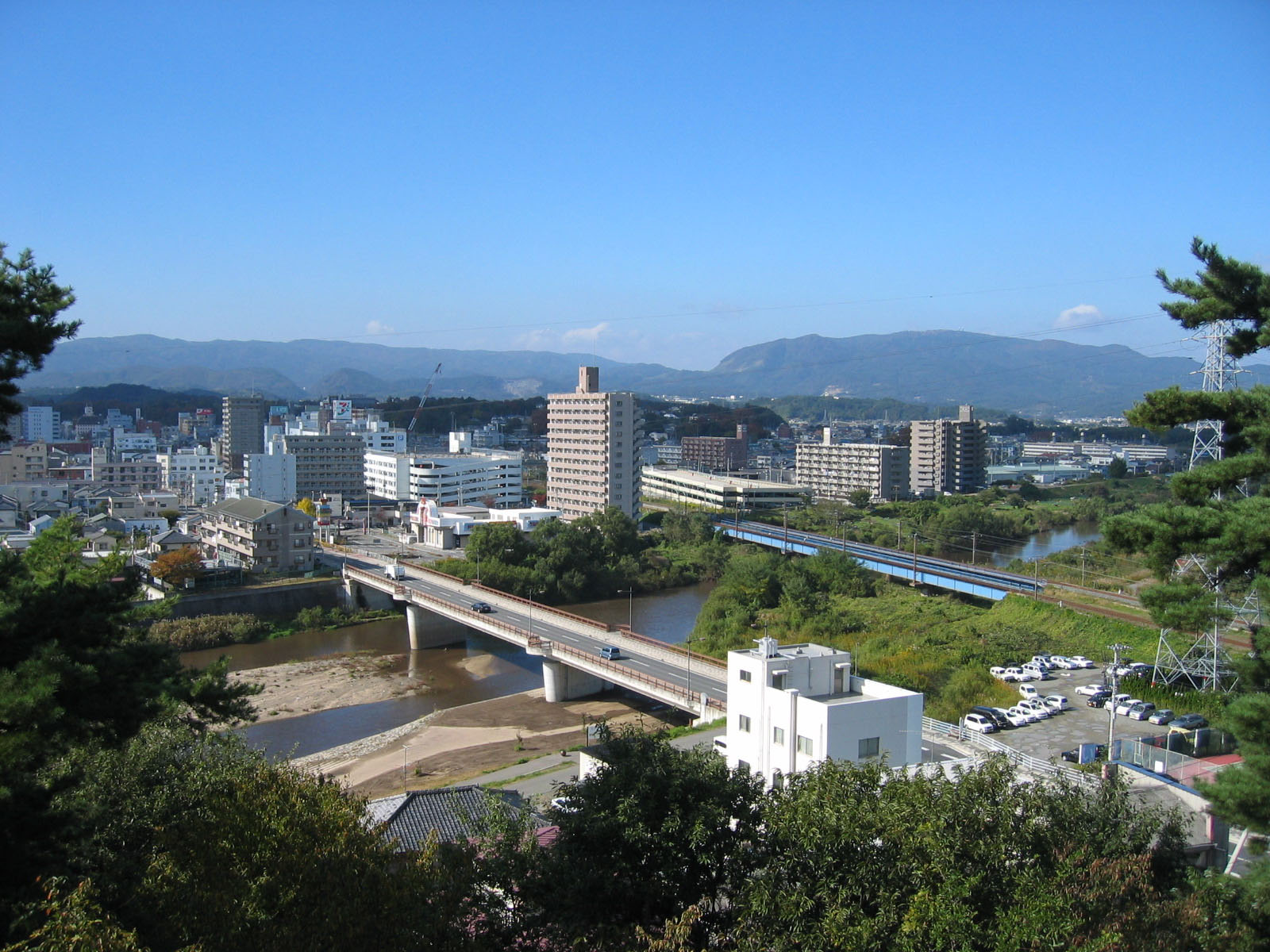 04_平鎌田・東日本国際大学から俯瞰（平成17年11月、いわき市撮影）
