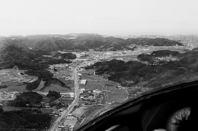 14 空撮・鹿島町、鹿島街道、いわきニュータウンを北側から見る(昭和62年8月、高萩純一氏撮影)