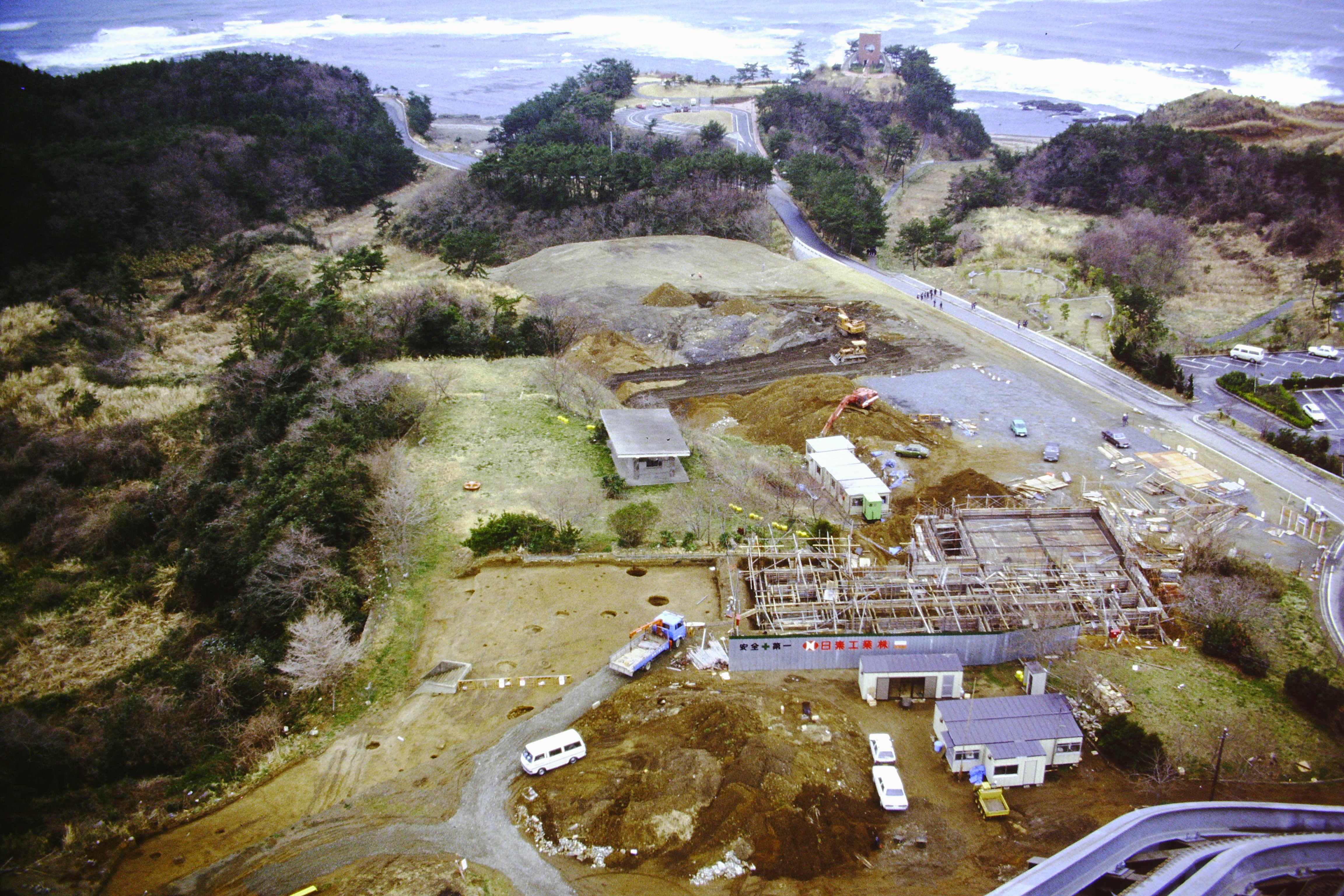 写真07  マリンタワーから見る工事中のいわきサンスポーツランド(昭和60年頃、いわき市撮影)