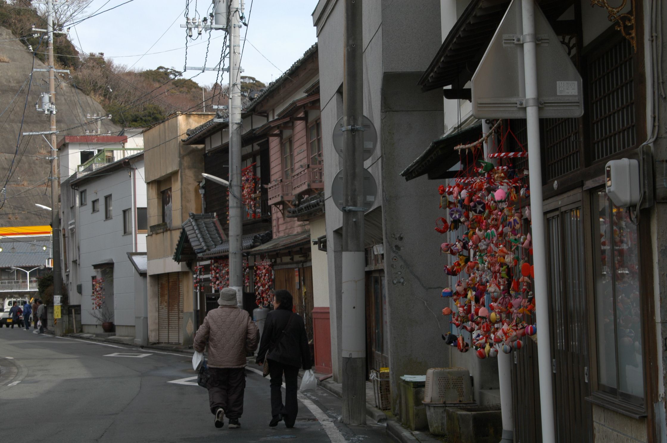 中之作の家並みとつるし雛(平成20年2月、いわき市撮影)