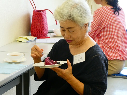 試食される受講者