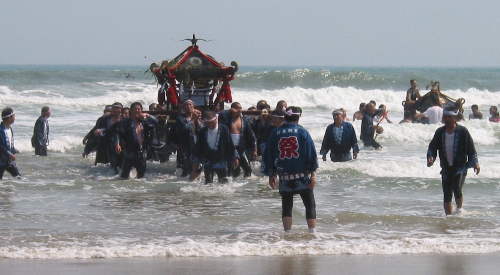 8 お潮採り神事・神輿渡御(平成20年4月、いわき市撮影)