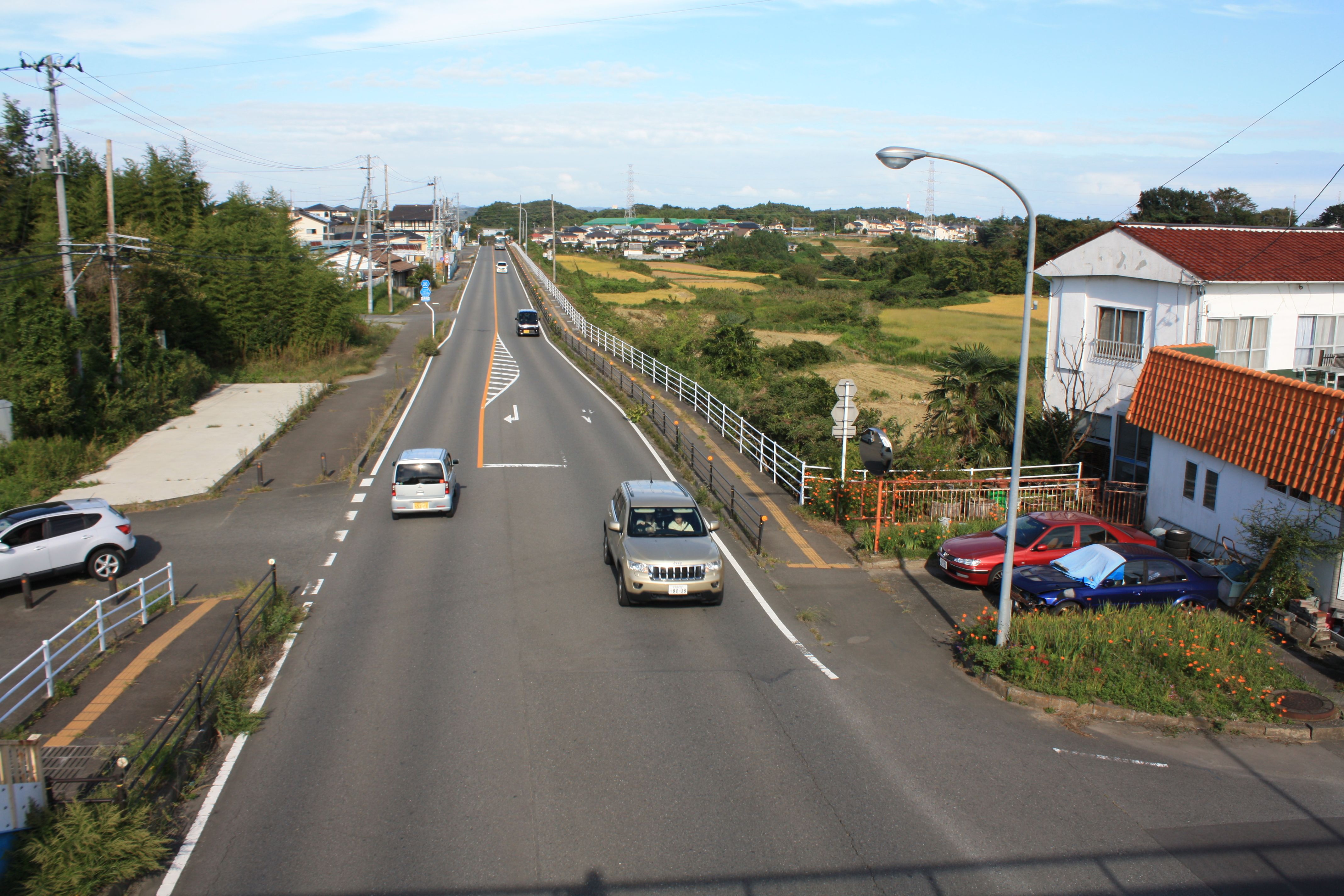 10 金山町の主要地方道いわき-上三坂-小野線(令和2年9月、小宅幸一撮影)