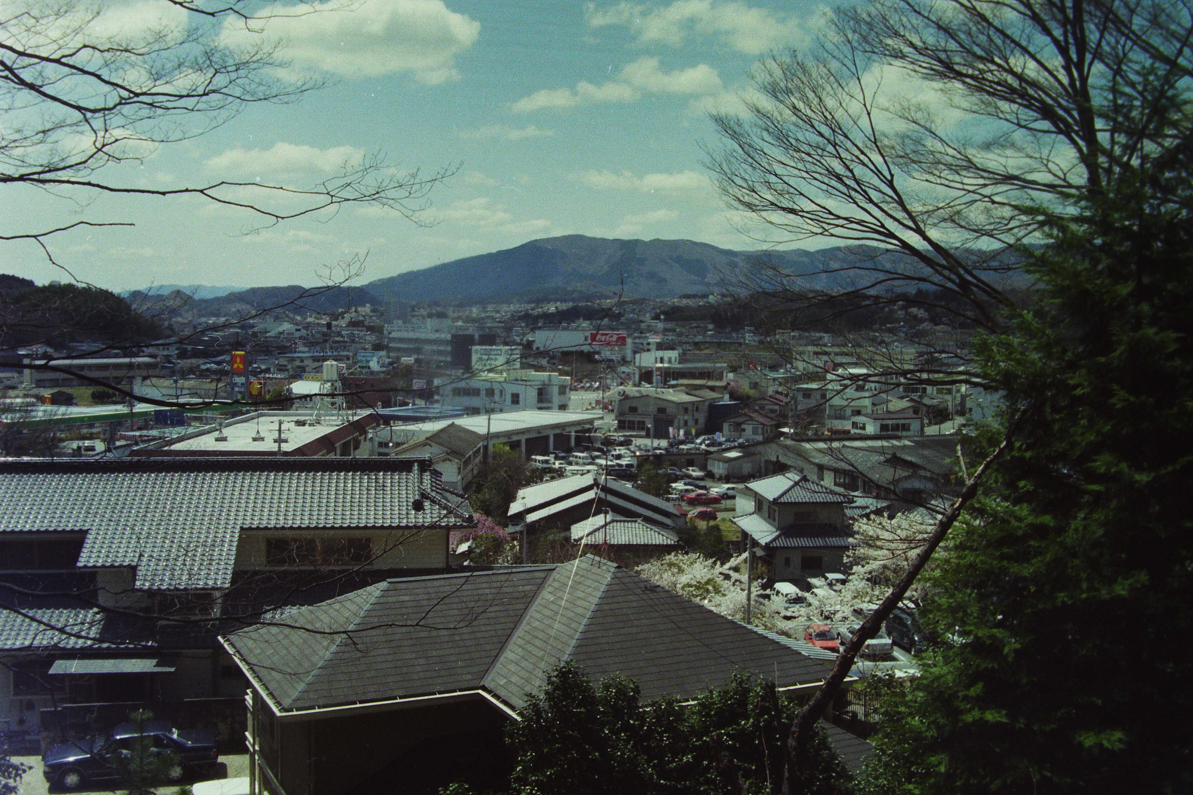 内郷市街を松ケ岡公園から見る（平成8年、いわき市撮影）
