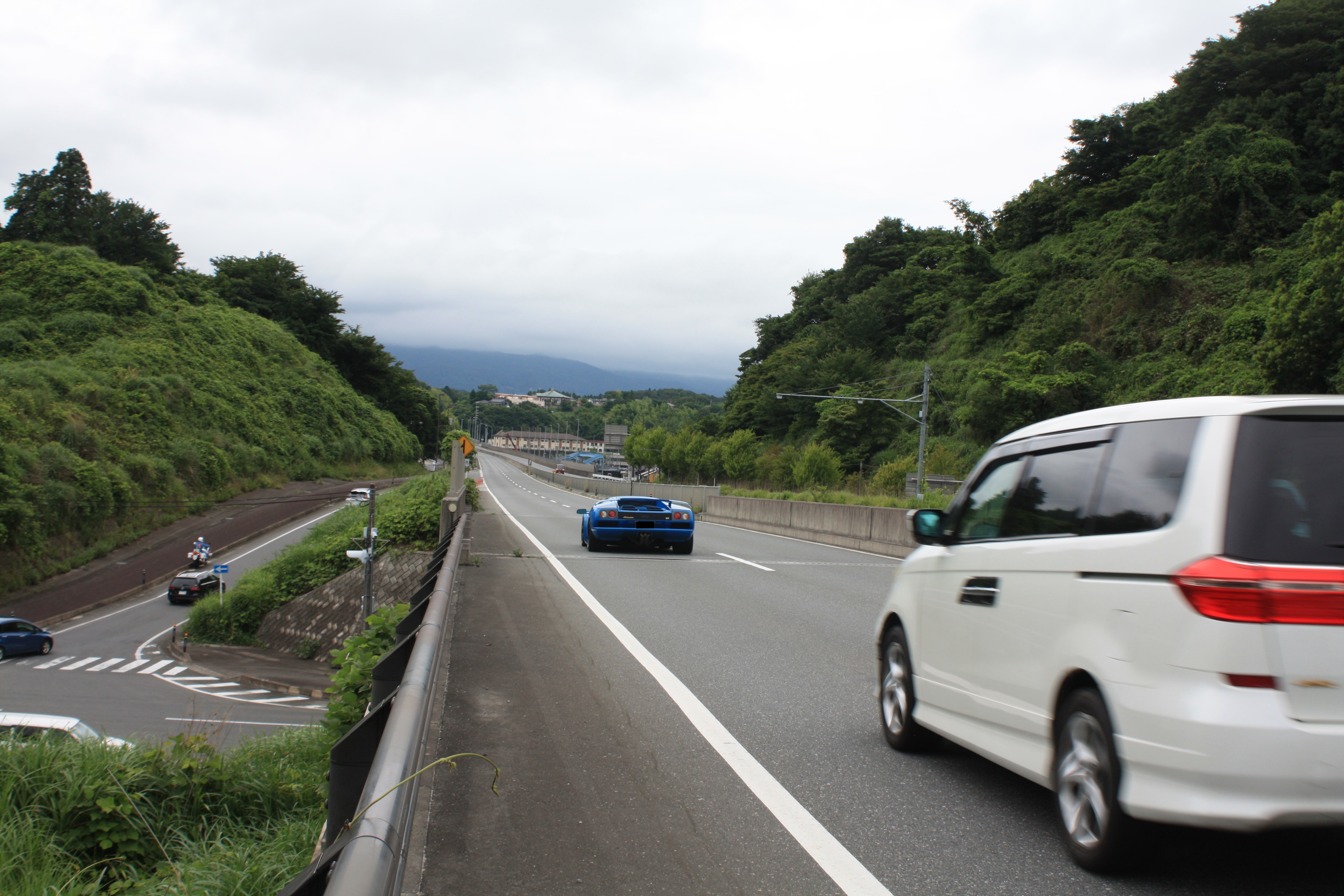 現在の国道49号平バイパス建設を好間方面に向かって見る〔令和3(2021)年7月　小宅幸一撮影〕