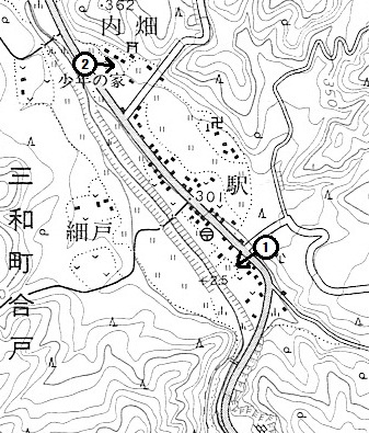 3.■地図2 「駅」「少年の家」という表示が見える　〔1.250,000地形図　水石山(昭和51年測量)　国土地理院発行〕