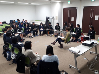 市シティセールスに関する高校生等との意見交換会風景