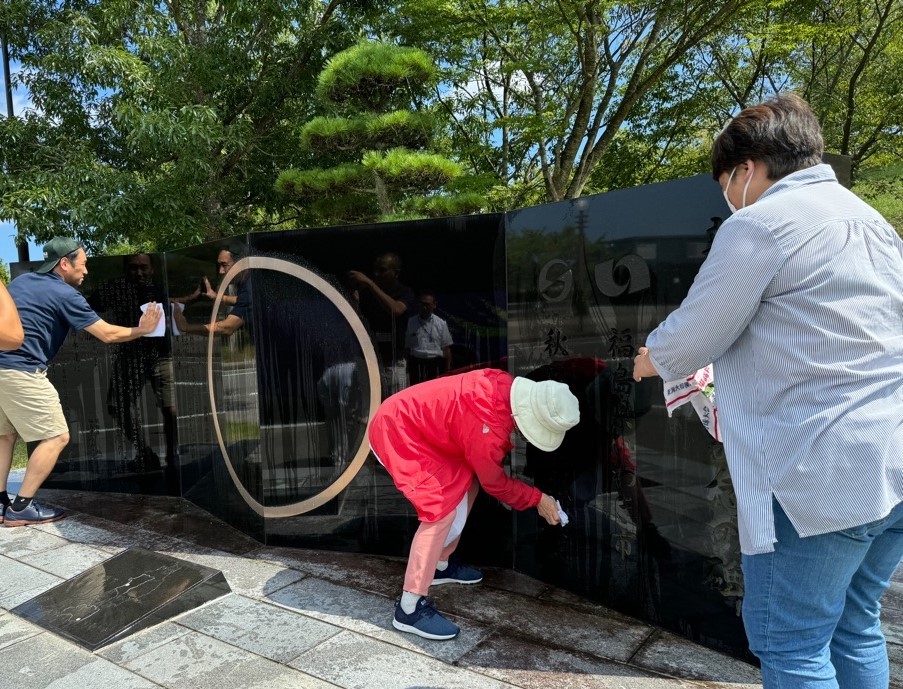 由利本荘市　石碑清掃