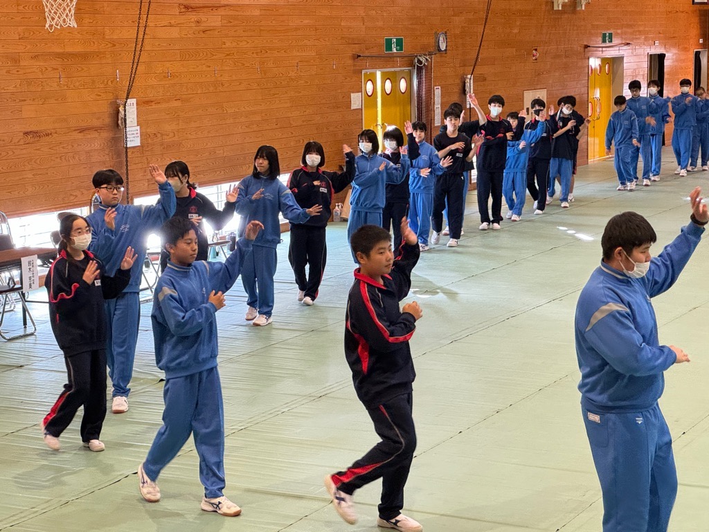 中学背交流３