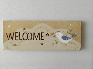 トールペイントで絵を描いた木製プレート