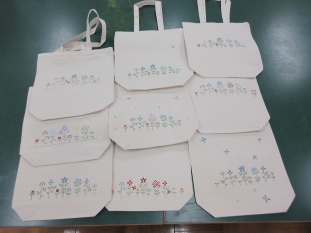 トールペイントで絵付けしたエコバッグ