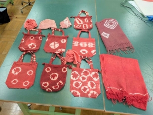 エコバッグを茜染め教室作品写真 エコバッグを茜染め教室作品