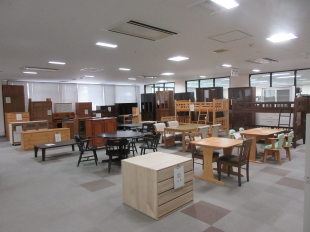 修理再生木製家具の展示品 修理再生木製家具