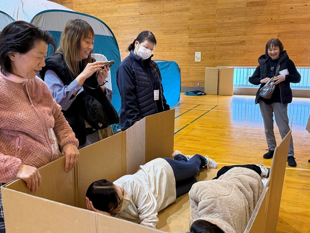 段ボールベッド体験