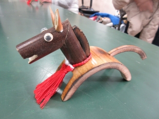 竹で作った干支の馬の置物の作品写真