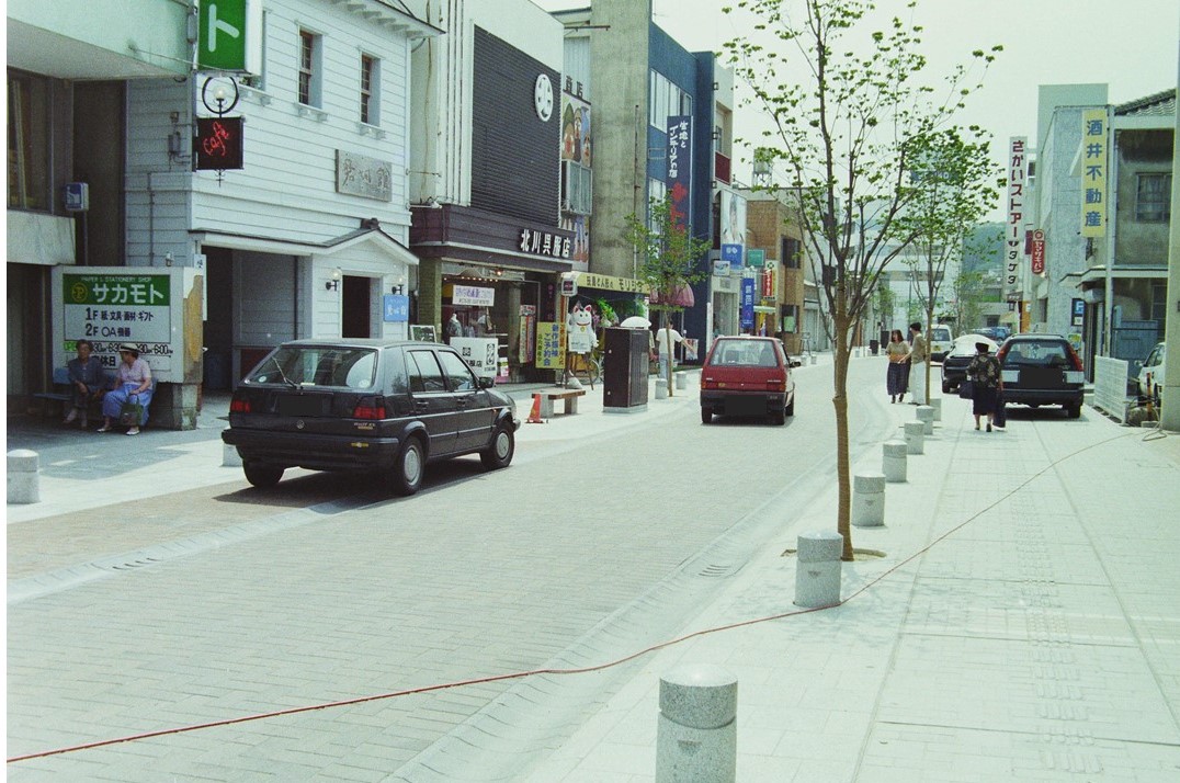 一町目の中ほどから西方に向かって見る 〔平成7年6月 いわき民報社撮影 〕