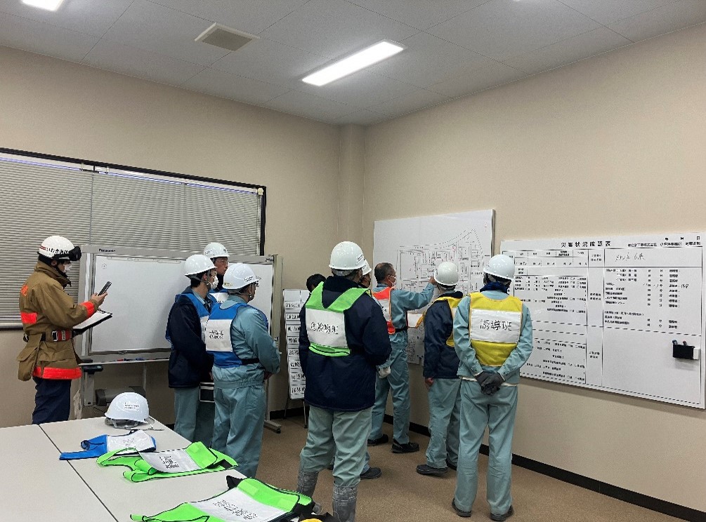 対策本部内の様子